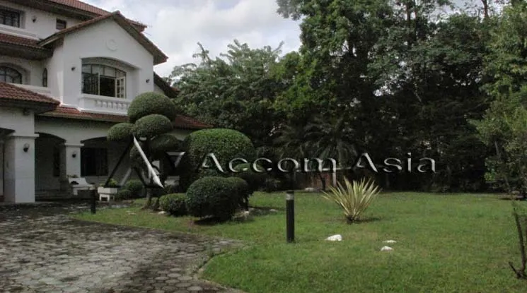 unit 5 Bedrooms  House For Rent in Samutprakan, Samutprakan  near BTS Bearing (13001078)