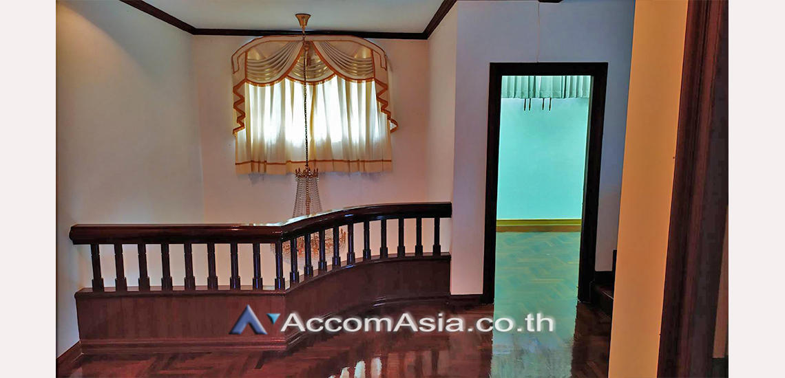 9  5 br House For Rent in Samutprakan ,Samutprakan BTS Bearing at Moo Baan Ladawan Srinakarin 13001078
