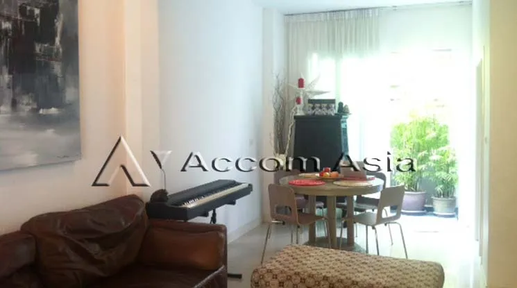 unit 3 Bedrooms  Townhouse For Sale in Ratchadaphisek, Bangkok  (13001202)