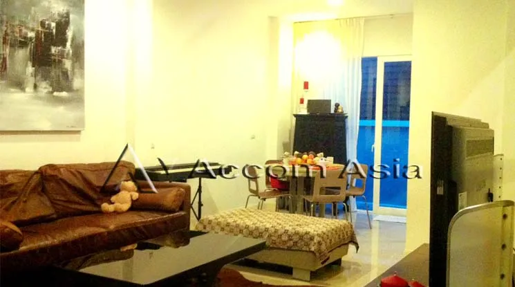 unit 3 Bedrooms  Townhouse For Sale in Ratchadaphisek, Bangkok  (13001202)