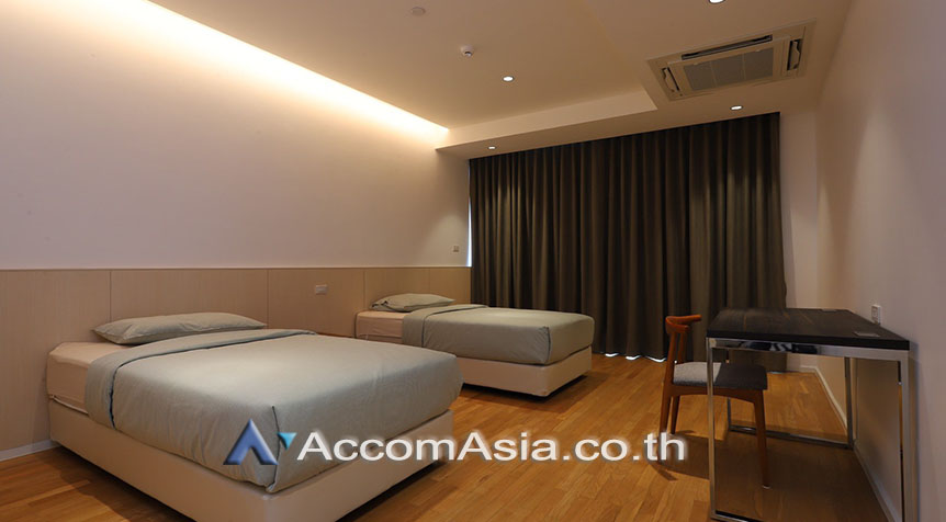  1  4 br Apartment For Rent in Sukhumvit ,Bangkok BTS Phrom Phong at High-Rise Serviced Apartment Near The Em District 13001220