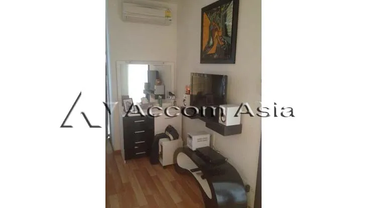 unit 1 Bedroom  Condominium For Sale in Ratchadaphisek, Bangkok  near MRT Huai Khwang (13001275)