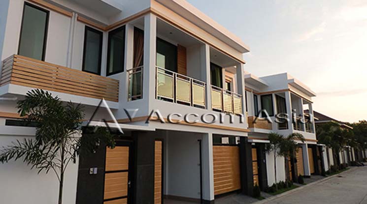  1  3 br House for rent and sale in Pattaya ,Chon Buri  at Villa with Pool Jomtien Beach 13001312