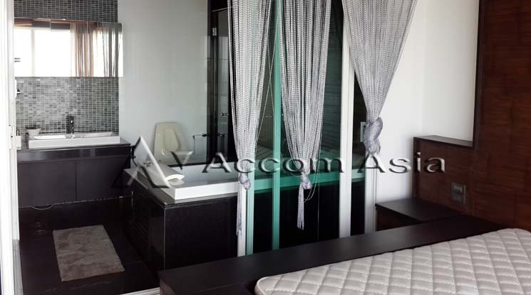 7  2 br Condominium For Sale in Pattaya ,Chon Buri  at Set on a private beach 13001359