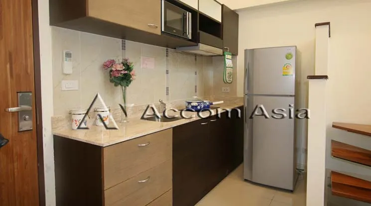  1  2 br Apartment For Rent in Silom ,Bangkok BTS Sala Daeng at Elegantly Furnished 13001364