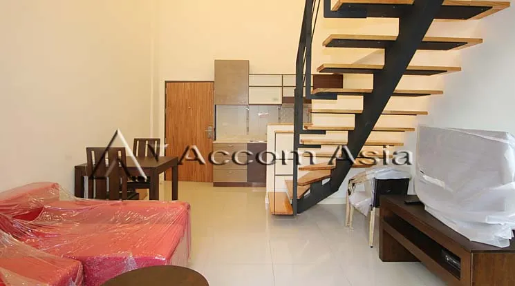 unit 2 Bedrooms  Apartment For Rent in Silom, Bangkok  near BTS Sala Daeng (13001385)