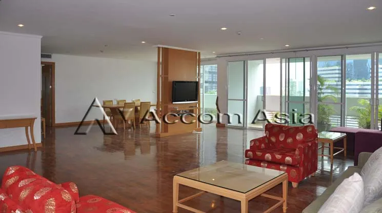 unit 4 Bedrooms  Apartment For Rent in Sukhumvit, Bangkok  near BTS Phrom Phong (13001492)