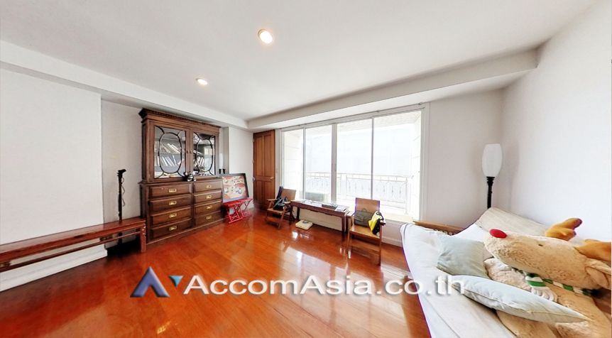  2  2 br Condominium For Sale in Ploenchit ,Bangkok BTS Ratchadamri at Baan Thanon Sarasin 13001591