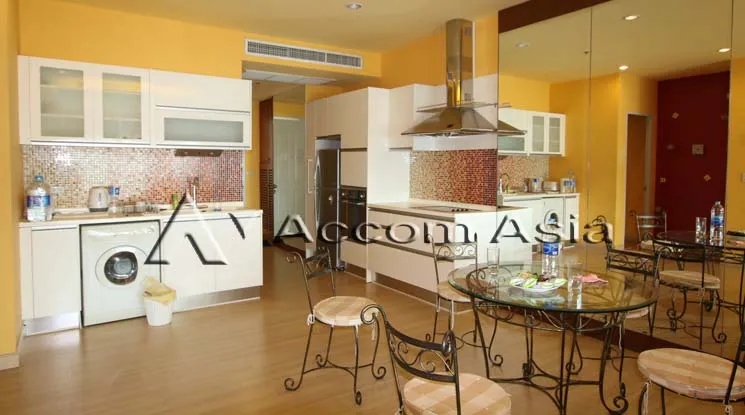 unit 2 Bedrooms  Condominium For Rent in Charoen Nakhon, Bangkok  near BTS Krung Thon Buri (13001607)