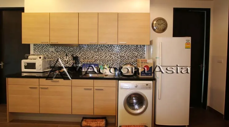 unit 2 Bedrooms  Condominium For Rent in Ploenchit, Bangkok  near BTS Chitlom (13001656)