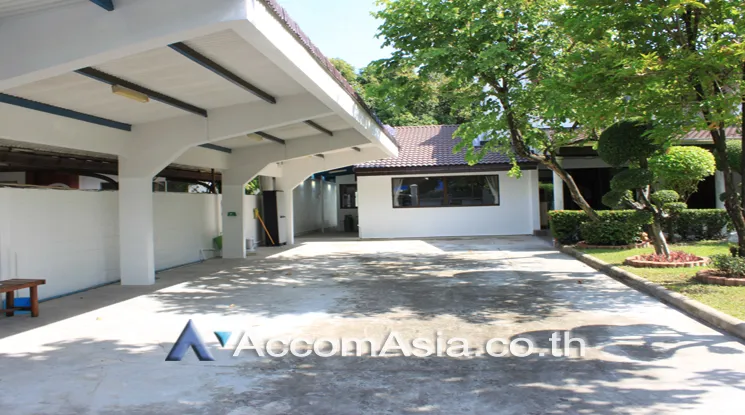 unit 4 Bedrooms  House For Rent in Pattanakarn, Bangkok  near BTS On Nut (13001706)