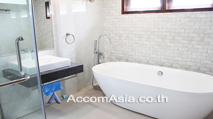 16  4 br House For Rent in Pattanakarn ,Bangkok BTS On Nut at Panya Pattanakarn Village 13001706