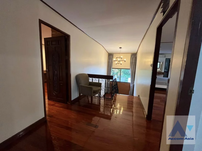 10  5 br House for rent and sale in Pattanakarn ,Bangkok BTS On Nut at Panya Pattanakarn Village 13001706