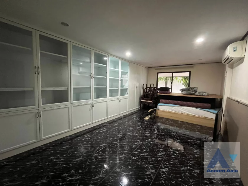 19  5 br House for rent and sale in Pattanakarn ,Bangkok BTS On Nut at Panya Pattanakarn Village 13001706