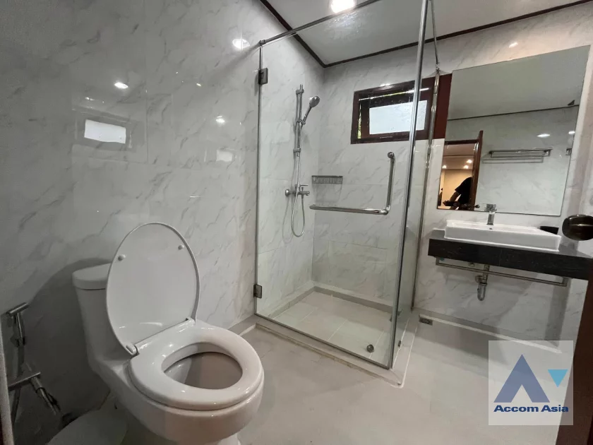 20  5 br House for rent and sale in Pattanakarn ,Bangkok BTS On Nut at Panya Pattanakarn Village 13001706