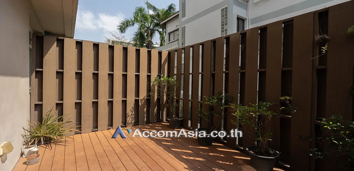 unitPet friendly |  3 Bedrooms  Townhouse For Rent & Sale in Sukhumvit, Bangkok  near BTS Ekkamai (10231)