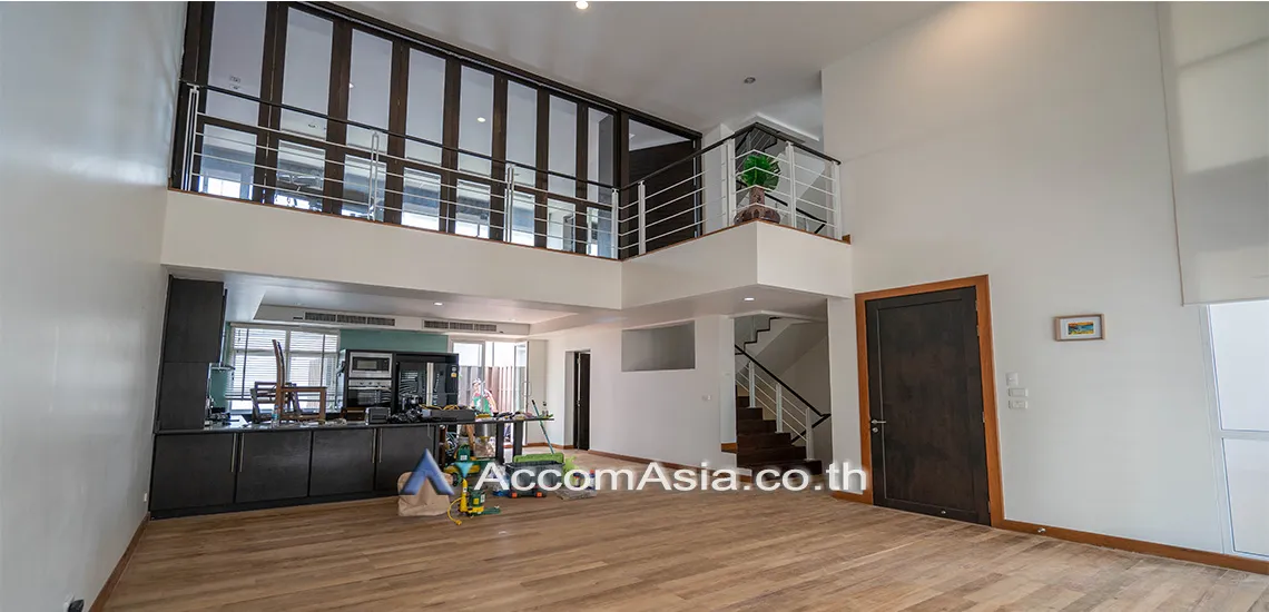 Pet friendly |  The Parklane 12 Townhouse  3 Bedroom for Sale & Rent BTS Ekkamai in Sukhumvit Bangkok