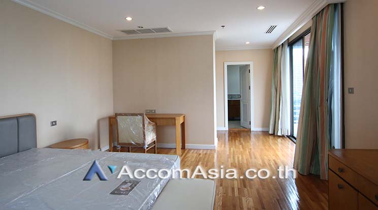 5  2 br Apartment For Rent in Sukhumvit ,Bangkok BTS Phrom Phong at High-Rise Serviced Apartment Near The Em District 13001856