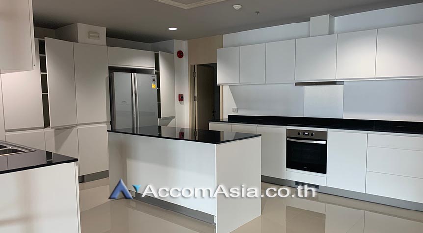 12  3 br Apartment For Rent in Sukhumvit ,Bangkok BTS Phrom Phong at High-Rise Serviced Apartment Near The Em District 13001858