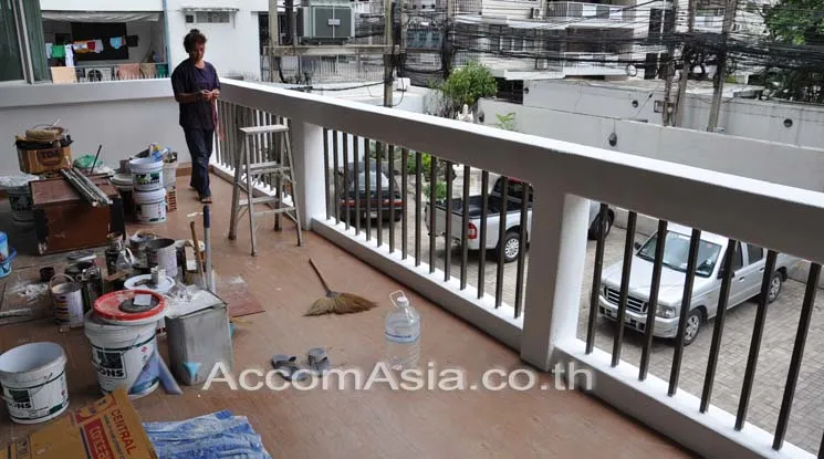 unit 3 Bedrooms  Apartment For Rent in Sukhumvit, Bangkok  near BTS Asok - BTS Nana (13001862)