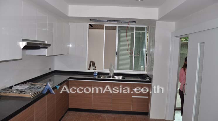 6  3 br Apartment For Rent in Sukhumvit ,Bangkok BTS Asok - BTS Nana at Easy to access BTS and MRT 13001862