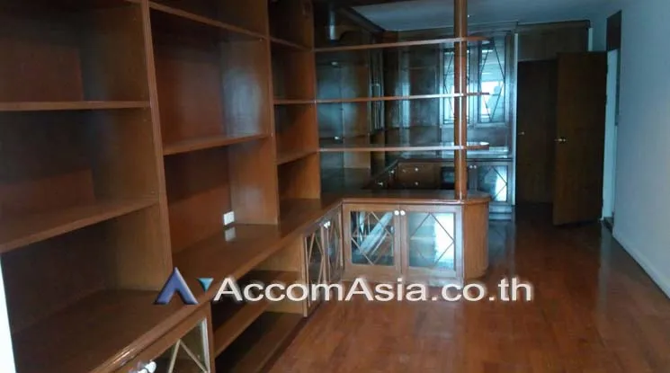 unitBig Balcony, Penthouse, Pet friendly |  5 Bedrooms  Apartment For Rent in Silom, Bangkok  near BTS Chong Nonsi (10235)