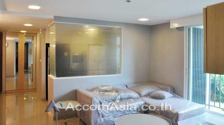  1  2 br Apartment For Rent in Sukhumvit ,Bangkok BTS Ekkamai at Private Low-rise Apartment with Only 2-3 unit-per-floor 13002102