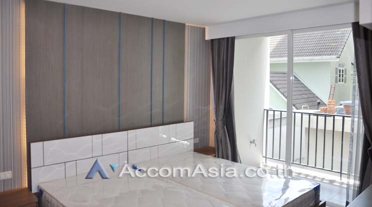 7  2 br Apartment For Rent in Sukhumvit ,Bangkok BTS Ekkamai at Private Low-rise Apartment with Only 2-3 unit-per-floor 13002102