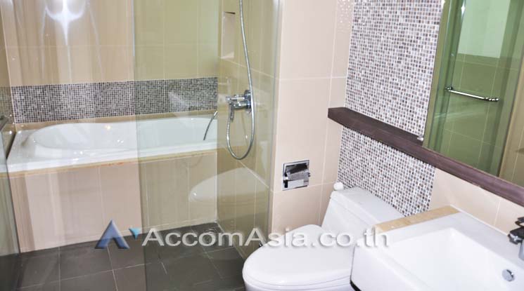 8  2 br Apartment For Rent in Sukhumvit ,Bangkok BTS Ekkamai at Private Low-rise Apartment with Only 2-3 unit-per-floor 13002104