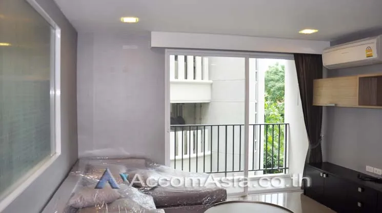 1  2 br Apartment For Rent in Sukhumvit ,Bangkok BTS Ekkamai at Private Low-rise Apartment with Only 2-3 unit-per-floor 13002106