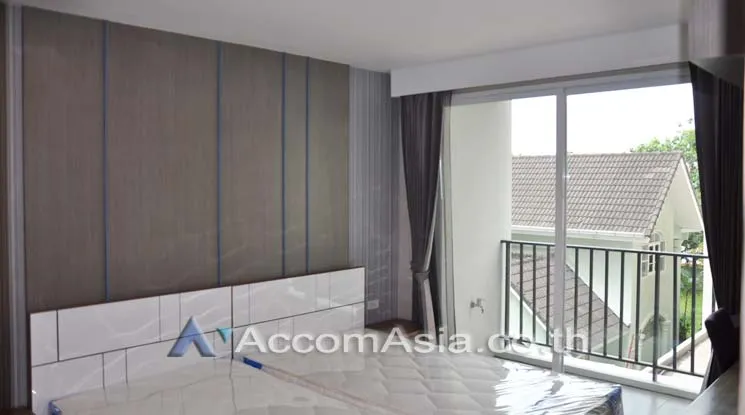 6  2 br Apartment For Rent in Sukhumvit ,Bangkok BTS Ekkamai at Private Low-rise Apartment with Only 2-3 unit-per-floor 13002106