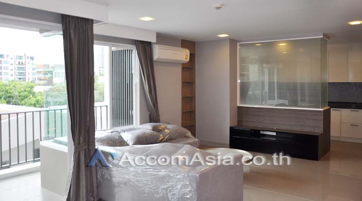 4  2 br Apartment For Rent in Sukhumvit ,Bangkok BTS Ekkamai at Private Low-rise Apartment with Only 2-3 unit-per-floor 13002108