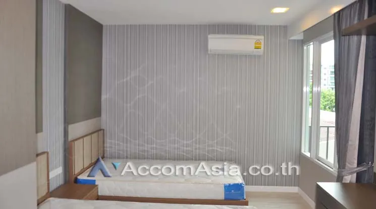 9  2 br Apartment For Rent in Sukhumvit ,Bangkok BTS Ekkamai at Private Low-rise Apartment with Only 2-3 unit-per-floor 13002108