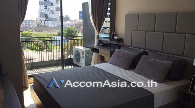 unit 2 Bedrooms  Condominium For Sale in Phaholyothin, Bangkok  near MRT Lat Phrao (13002117)