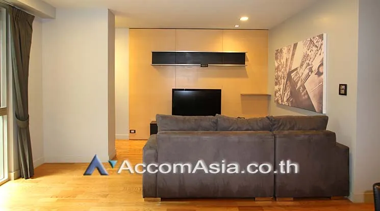 unit 2 Bedrooms  Condominium For Rent in Silom, Bangkok  near BTS Chong Nonsi (13002140)
