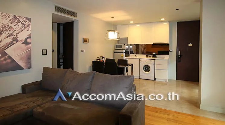 unit 2 Bedrooms  Condominium For Rent in Silom, Bangkok  near BTS Chong Nonsi (13002140)