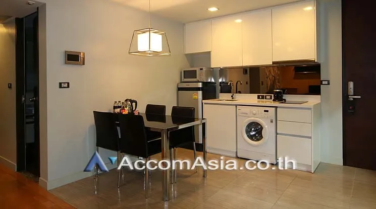 unit 2 Bedrooms  Condominium For Rent in Silom, Bangkok  near BTS Chong Nonsi (13002140)