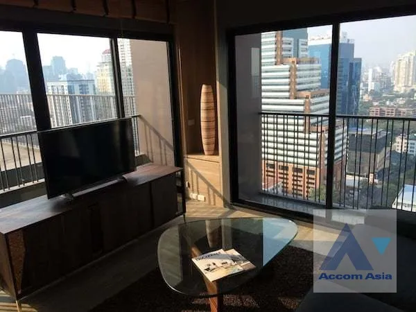 Corner Unit |  Noble Reveal Condominium  1 Bedroom for Rent BTS Ekkamai in Sukhumvit Bangkok