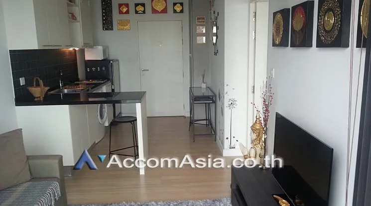 unit 1 Bedroom  Condominium For Rent & Sale in Sathorn, Bangkok  near BTS Chong Nonsi (13002183)