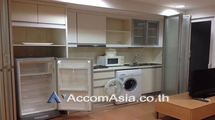 unit 2 Bedrooms  Condominium For Rent & Sale in Silom, Bangkok  near MRT Sam Yan (13002210)
