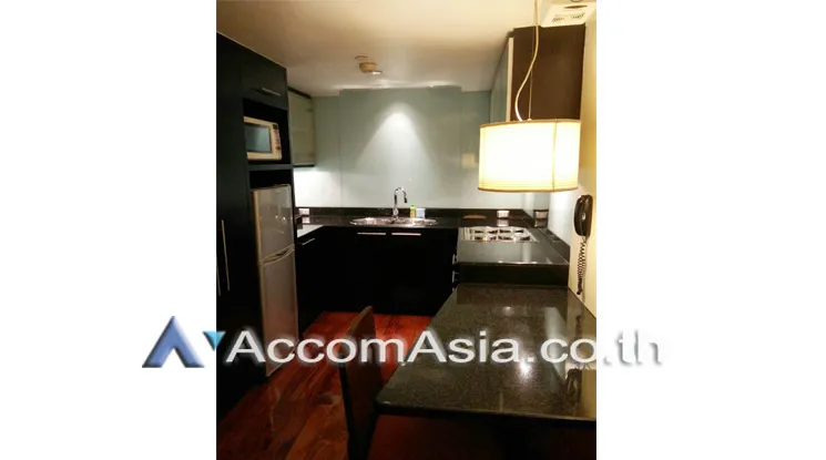 unit 2 Bedrooms  Condominium For Rent in Silom, Bangkok  near BTS Sala Daeng (13002237)