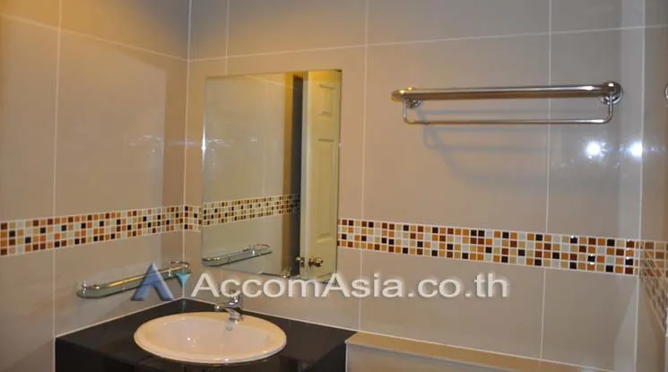 8  1 br Apartment For Rent in Sukhumvit ,Bangkok BTS Thong Lo at Low Rised Building 13002278