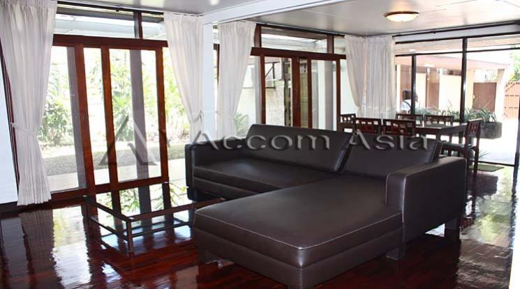 4  3 br House For Rent in Ploenchit ,Bangkok BTS Ploenchit 40117
