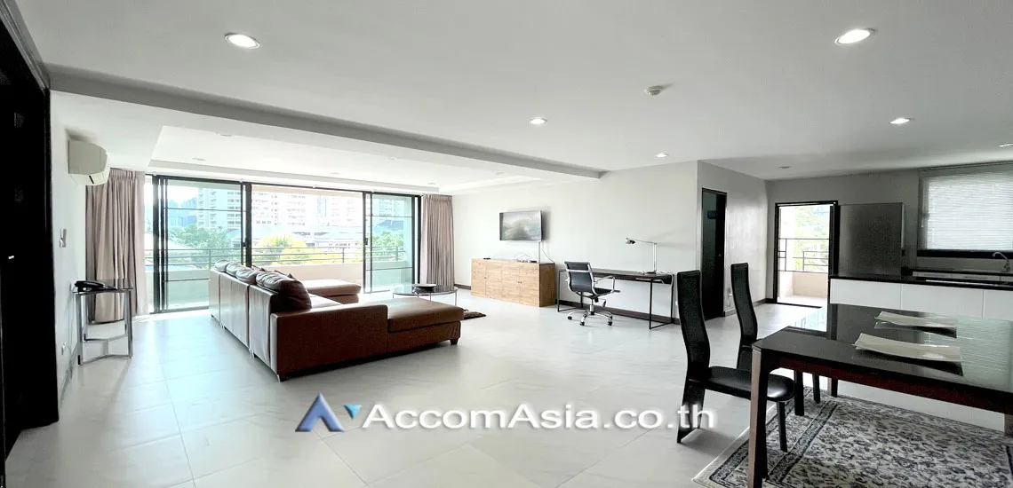 unitPet friendly |  3 Bedrooms  Apartment For Rent in Sukhumvit, Bangkok  near BTS Ekkamai (13002303)
