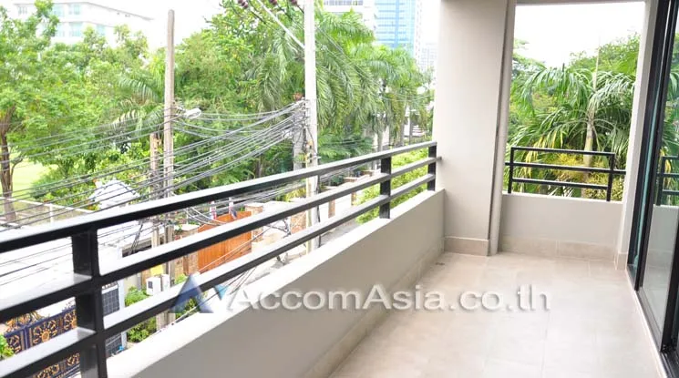unitPet friendly |  3 Bedrooms  Apartment For Rent in Sukhumvit, Bangkok  near BTS Ekkamai (13002305)