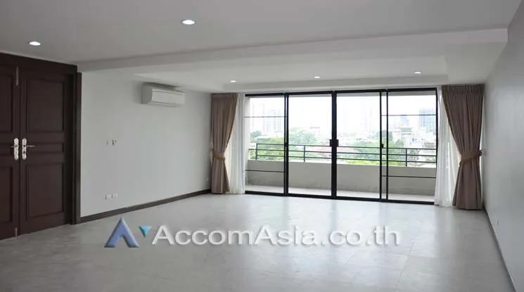 unit 3 Bedrooms  Apartment For Rent in Sukhumvit, Bangkok  near BTS Ekkamai (13002333)