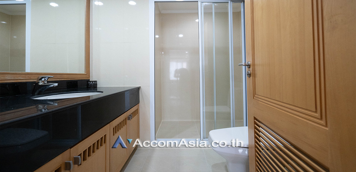 11  3 br Apartment For Rent in Sukhumvit ,Bangkok BTS Phrom Phong at Apartment with Top Facilities, Close to Emshere 13002355