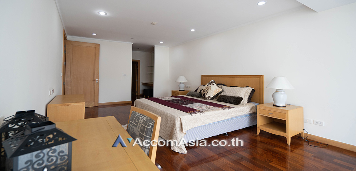 5  3 br Apartment For Rent in Sukhumvit ,Bangkok BTS Phrom Phong at Apartment with Top Facilities, Close to Emshere 13002355