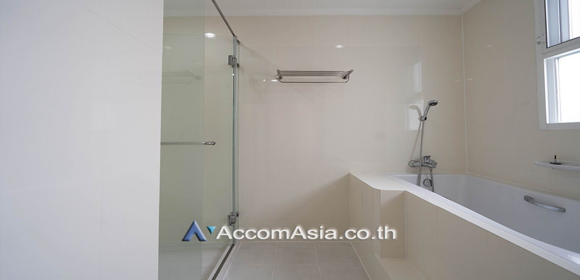 10  3 br Apartment For Rent in Sukhumvit ,Bangkok BTS Phrom Phong at Apartment with Top Facilities, Close to Emshere 13002355