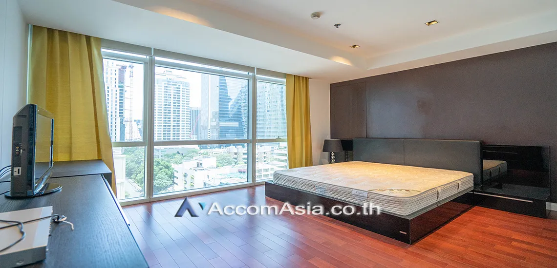 unit 2 Bedrooms  Condominium For Rent in Ploenchit, Bangkok  near BTS Ploenchit (13002379)